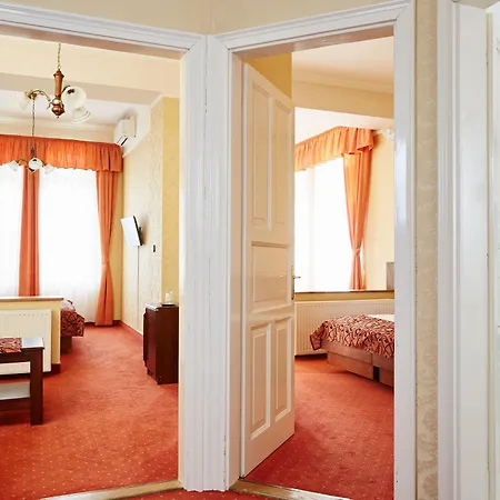 Astoria Hotel 3*