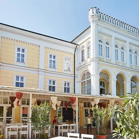 Astoria Hotel